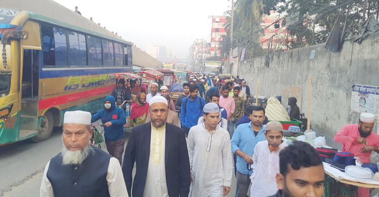 আখেরি মোনাজাতে অংশ নিতে তুরাগতীরে মুসল্লিদের স্রোত 