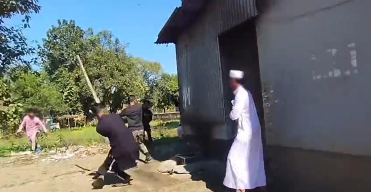 মাদরাসায় বেঞ্চে বসা নিয়ে বিতণ্ডা, ৫ শিক্ষার্থীকে ছুরিকাঘাত