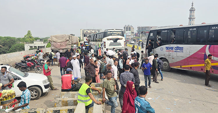 ঢাকা-ময়মনসিংহ মহাসড়কে যানবাহনের চাপ বাড়ছে