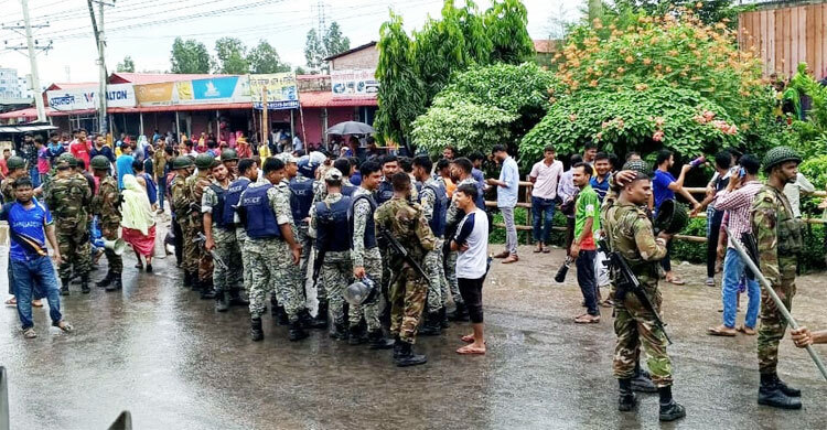 Workers of one factory attack another for not joining protests