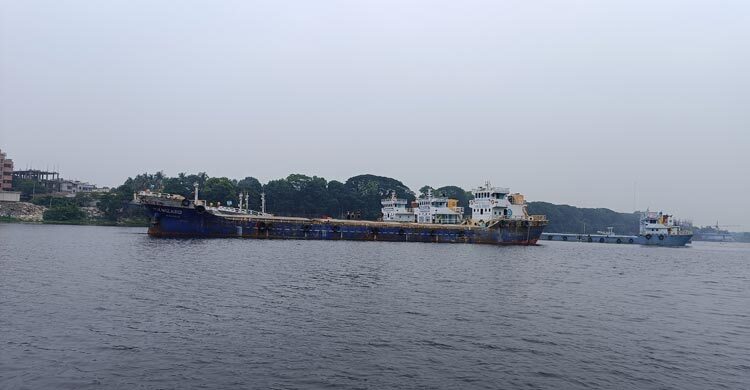 ফুটবল তুলতে গিয়ে নদীতে ডুবে কিশোরের মৃত্যু