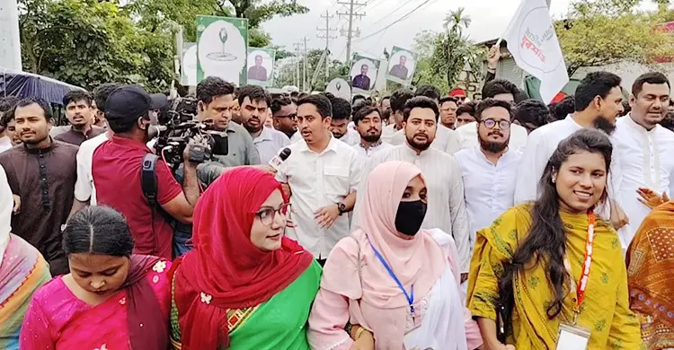 স্বরাষ্ট্রমন্ত্রীর এলাকা দিয়েই মাদক সারাদেশে ছড়িয়ে পড়ছে: নাহিদ