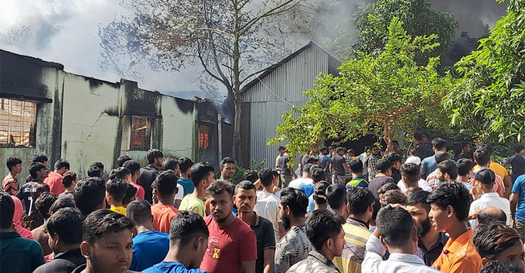 RMG workers clash with locals in Gazipur, factory set ablaze