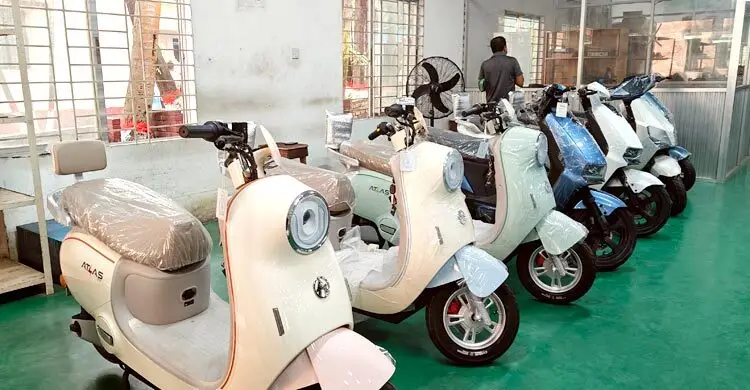 পরিবেশবান্ধব মোটরসাইকেল বাজারে আনলো সরকারি প্রতিষ্ঠান এটলাস