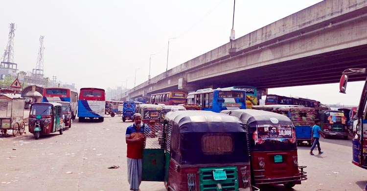 জানা গেলো সড়কে ঈদযাত্রায় বাস সংকটের কারণ