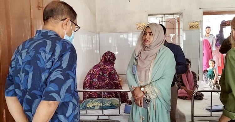 হাসপাতাল পরিদর্শনে গিয়ে দেখলেন নেই চিকিৎসক-কর্মকর্তা