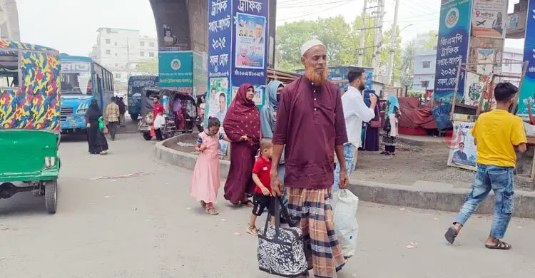 ঈদের ছুটি শেষে গাজীপুরে ফিরছে মানুষ
