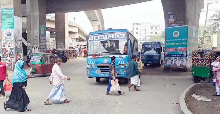 ঈদের ছুটি শেষে গাজীপুরে ফিরছে মানুষ