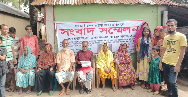 চলাচলের রাস্তায় বাড়ি-সীমানা প্রাচীর নির্মাণ, অবরুদ্ধ ৩০ পরিবার