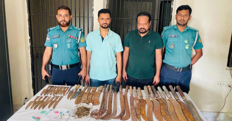 গাজীপুরে দেশীয় অস্ত্র ও মাদকসহ বিএনপি নেতার ভাই-ভাতিজা আটক