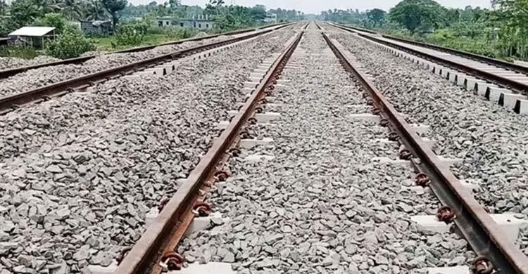 গাজীপুরে ট্রেনে কাটা পড়ে অজ্ঞাত ব্যক্তির মৃত্যু