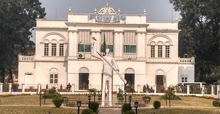 মন্ত্রণালয়ের কর্মকর্তা সেজে ডিসির সঙ্গে প্রতারণার চেষ্টা, গ্রেফতার ৩