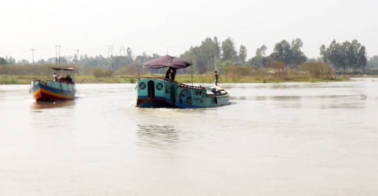 অবৈধ বাল্কহেড বন্ধে মুন্সিগঞ্জে নদীতে বসছে ২৪ ঘণ্টার পাহারা
