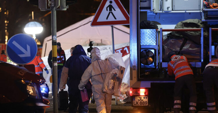 2 dead in German car attack, Saudi man arrested