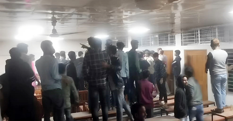 খিচুড়ি খাওয়া নিয়ে নৌকা প্রার্থীর উঠান বৈঠকে সংঘর্ষ, আহত ৫