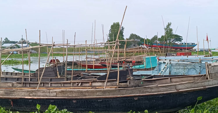 ২০০ টাকার চাঁদা এখন ৬০০, বিপাকে ঘাটের মাঝিরা