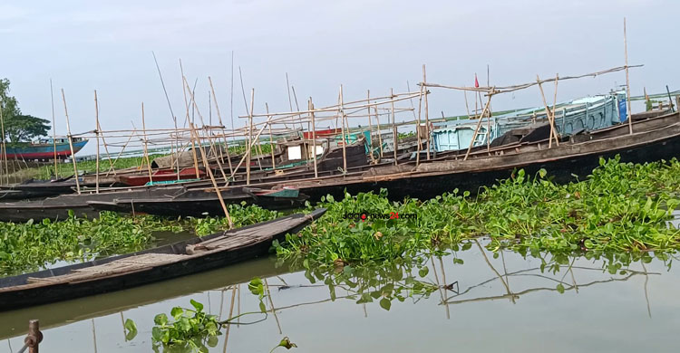 ২০০ টাকার চাঁদা এখন ৬০০, বিপাকে ঘাটের মাঝিরা