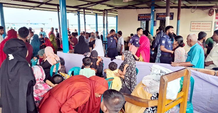 চাঁদপুর ঘাটে ভিড়তে গিয়ে দুই লঞ্চের সংঘর্ষ, আহত ১০
