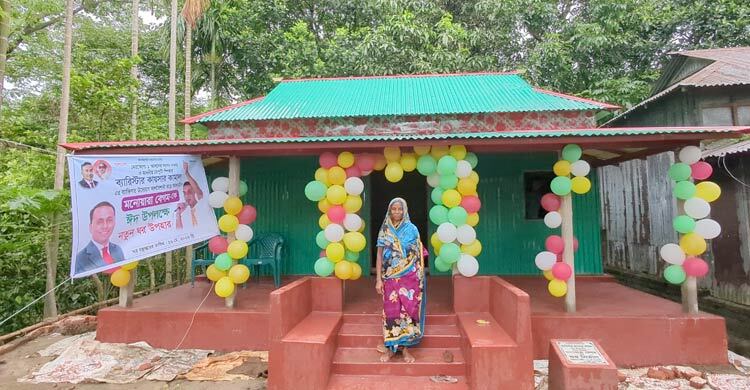 স্বামী-সন্তান কেউই বেঁচে নেই, সেই মনোয়ারা পেলেন উপহারের ঘর