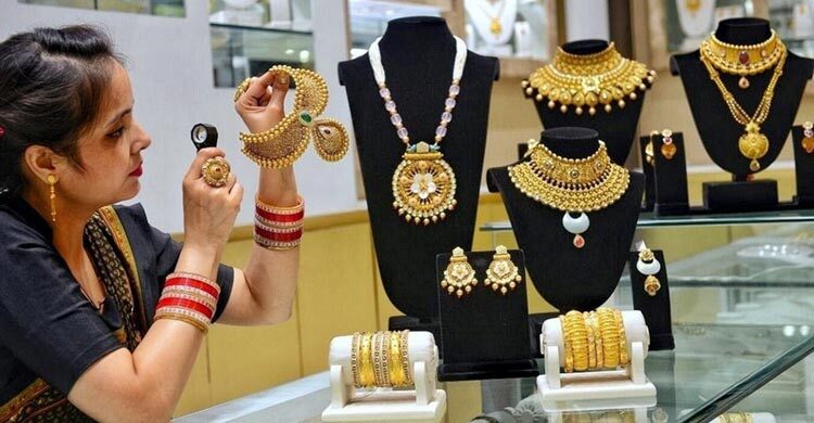 এক ভরি সোনার দাম ২ লাখ ৩৫ হাজার