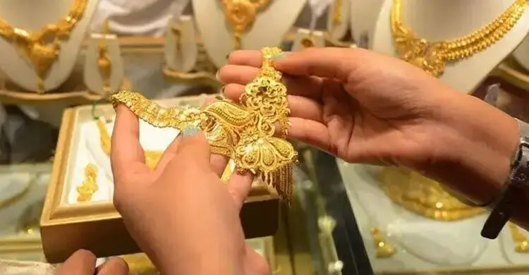 ভরিতে সোনার দাম বাড়লো ৪৩৭৪ টাকা