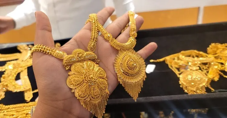 সোনার দামে রেকর্ড পতন, এই সুযোগ থাকবে কতদিন?