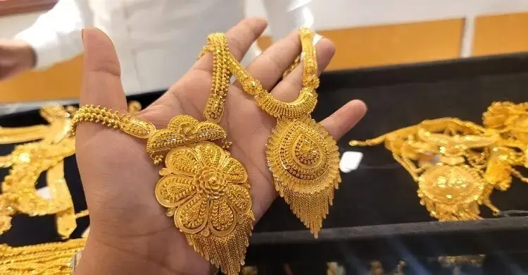 আজকে সোনা-রুপার গহনা যে দামে বিক্রি হচ্ছে