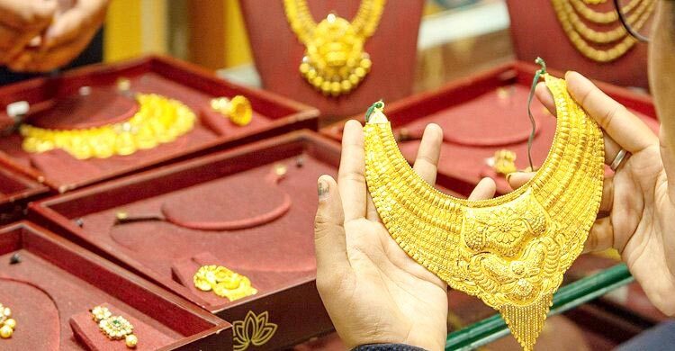 ভরিতে আরও ৪২০ টাকা কমলো সোনার দাম