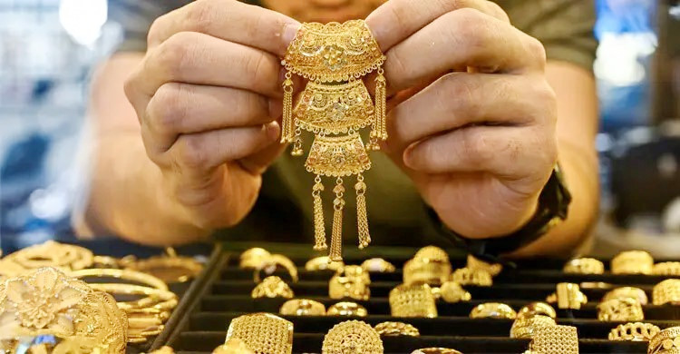 সোনার দামে নতুন ইতিহাস, ৪১০০ ডলার ছাড়ালো আউন্স