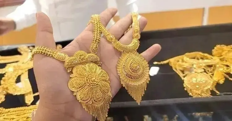 আজ যে দামে বিক্রি হচ্ছে সোনা ও রুপার গহনা