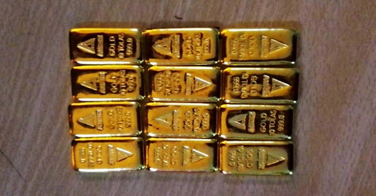 এয়ার এরাবিয়ার সিটে মিললো ১২টি সোনার বার