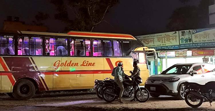 বেশি ভাড়া নেওয়ার অভিযোগে গোল্ডেন লাইন পরিবহনকে জরিমানা
