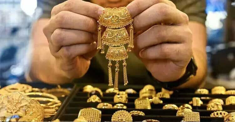 Gold price drops again in local market