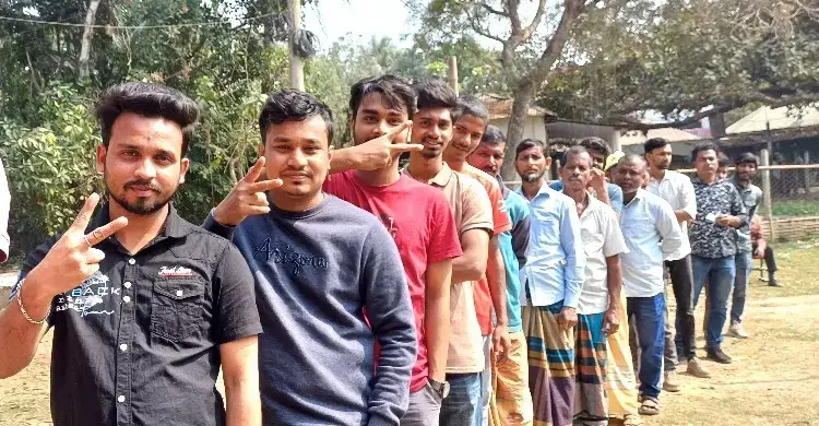 গণভোটের হার ৬০.২৬ শতাংশ, হ্যাঁ জয়ী