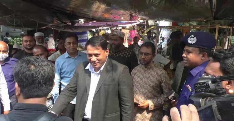 গোপালগঞ্জে অসাধু ব্যবসায়ীরা অতিরিক্ত মুনাফা নিতে পারবে না