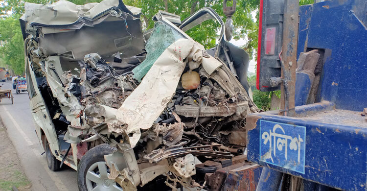 সড়ক দুর্ঘটনায় নিহত ৫ জনের চারজনই একই পরিবারের