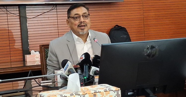 সরকারি কর্মচারীরা সঠিক সময়ে অফিসে না এলে কঠোর ব্যবস্থা