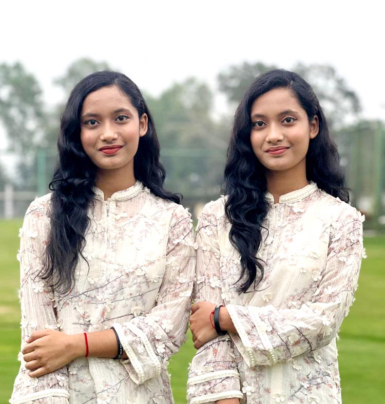 যমজ ২ বোনের জিপিএ-৫, একজন চিকিৎসক অন্যজনের প্রকৌশলী হওয়ার স্বপ্ন