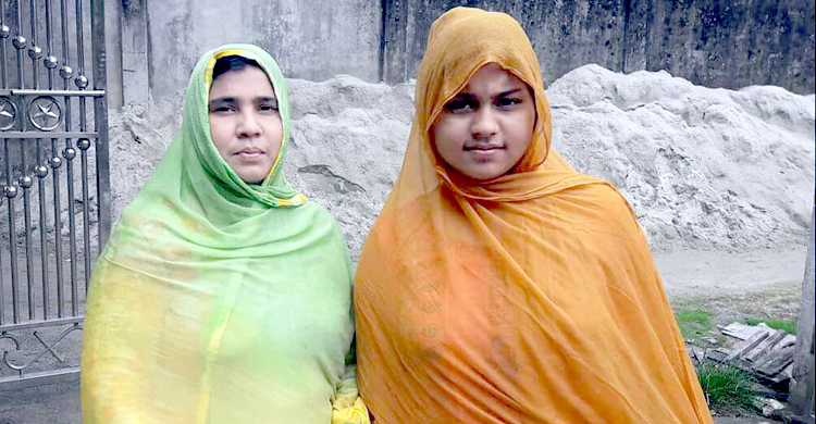 মিথিলার চোখে-মুখে এখনো বাবাহারা আর্তনাদের ছাপ