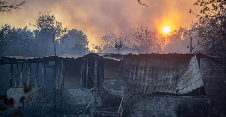 গ্রিসজুড়ে ভয়াবহ দাবানল