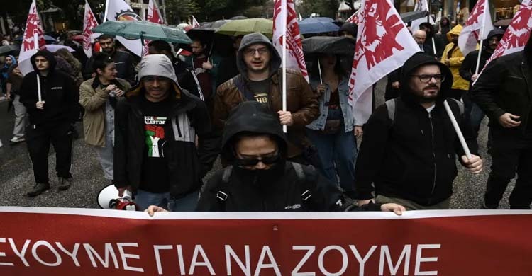 এবার শ্রমিক আন্দোলনে অচল গ্রিস