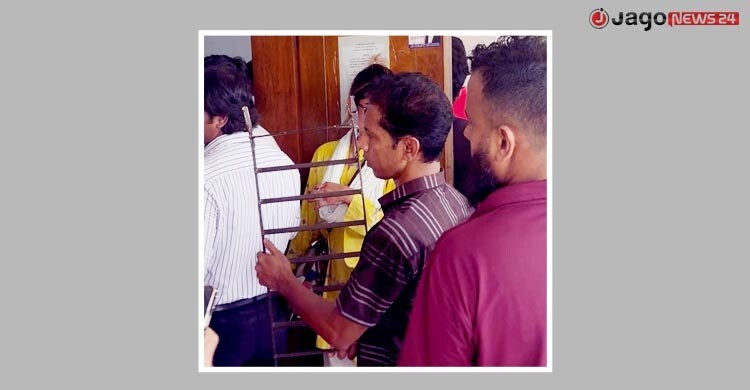 রামিসা হত্যার ঘটনাস্থলের বিবরণ দিতে গিয়ে আবেগাপ্লুত পুলিশ সদস্য