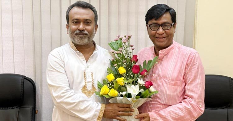 শপথ নিলেন নির্বাচিত নাট্যনির্মাতারা