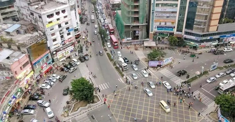 সিগন্যাল নিয়ে পুলিশের সঙ্গে হাতাহাতি, চালকের ৩ দিনের জেল