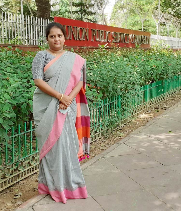 ৩০টির বেশি সিনেমার নায়িকা এখন সরকারি শীর্ষ কর্মকর্তা