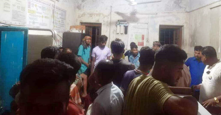 অসহায়দের চাল বিতরণ নিয়ে দুই ইউপি সদস্যের সংঘর্ষ, আহত ৫০