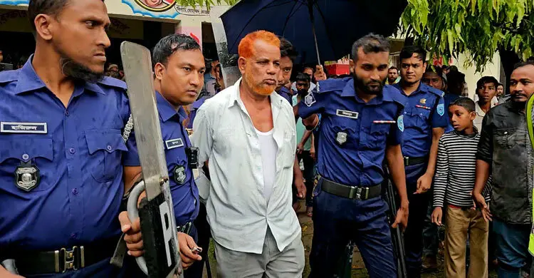 ছাত্রীকে যৌন হয়রানি, প্রধান শিক্ষককে পিটুনি দিয়ে পুলিশে সোপর্দ