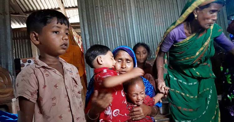 শোকে স্তব্ধ আগুয়া গ্রাম