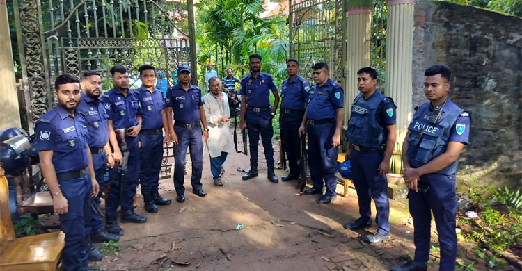 থমথমে কামারগাঁও গ্রাম, আটক ৫