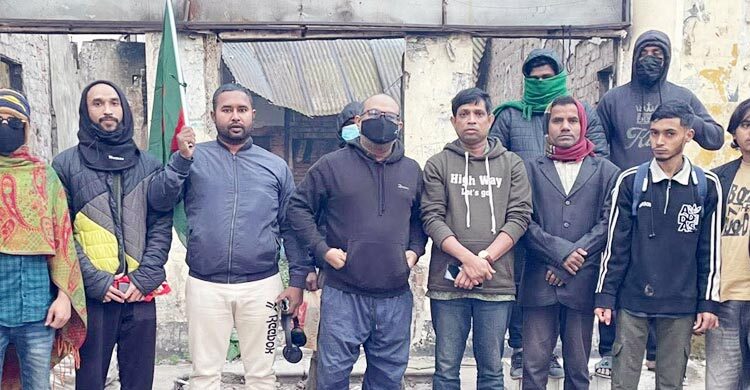 কার্যক্রম নিষিদ্ধ আওয়ামী লীগের কার্যালয় খুলে নেতাকর্মীদের স্লোগান